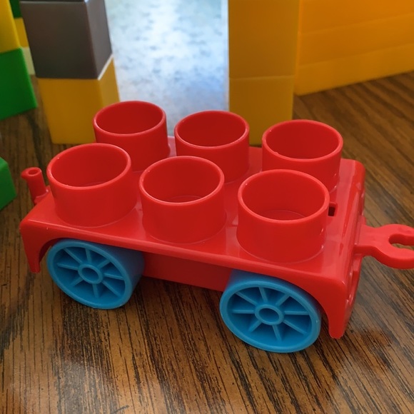 Mega Bloks, Thomas And Friends, 80 Pieces In Carrying Case - Picture 9 of 16